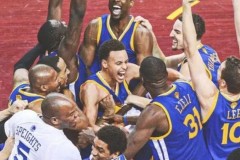 交易核心变动：在这笔三方交易中，一位2米03的前锋将加盟火箭队。